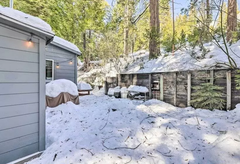 California Retreat W/ Deck, Fire Pit & Grill!