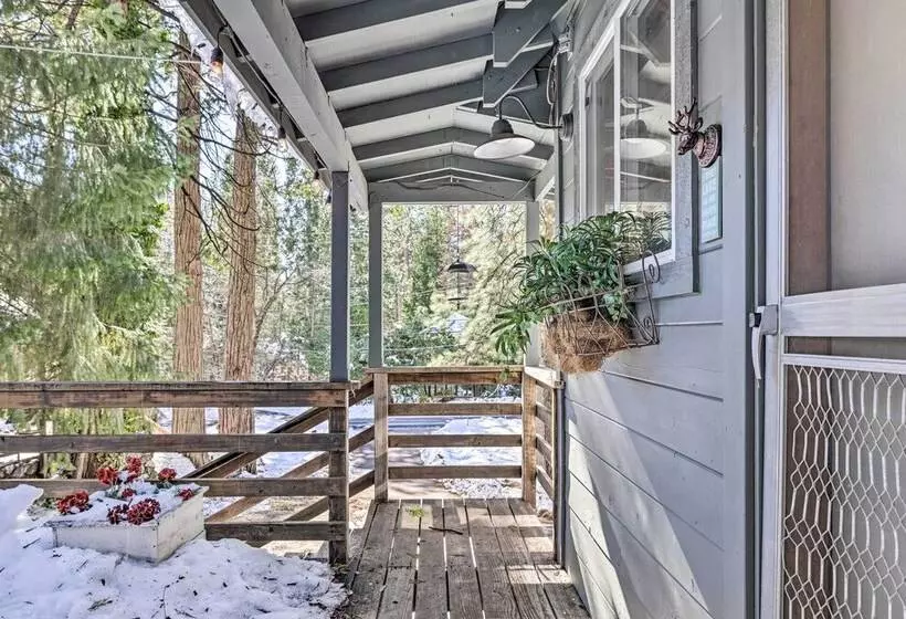 California Retreat W/ Deck, Fire Pit & Grill!