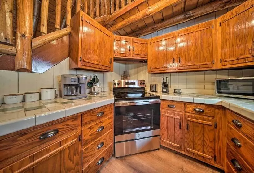 Cambridge Springs Cabin Near French Creek!