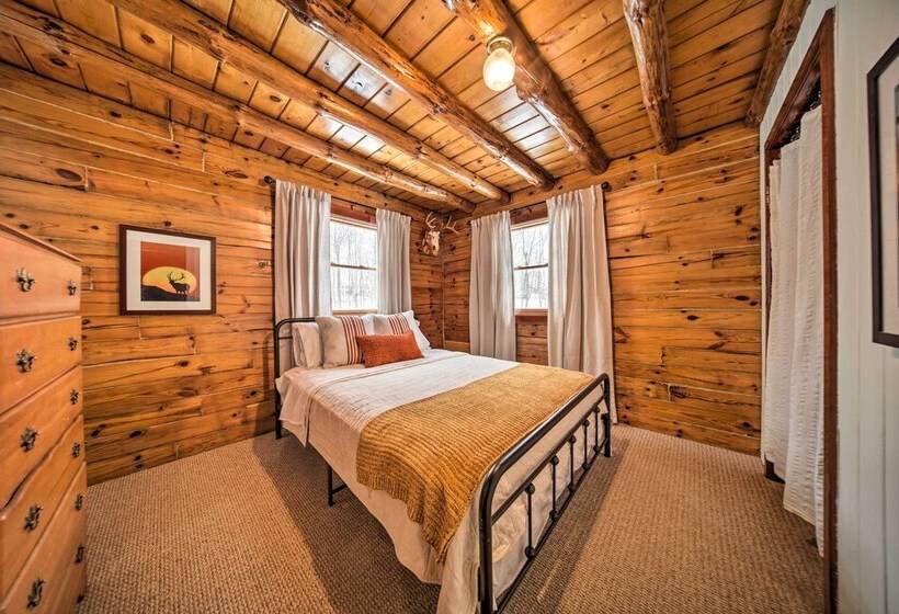 Cambridge Springs Cabin Near French Creek!