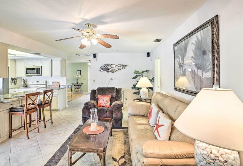 Dock Access & Pool: Cape Coral Retreat