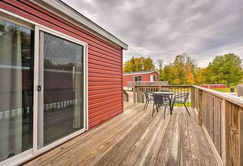 Cassopolis Cabin: On Site Boating & Fishing!