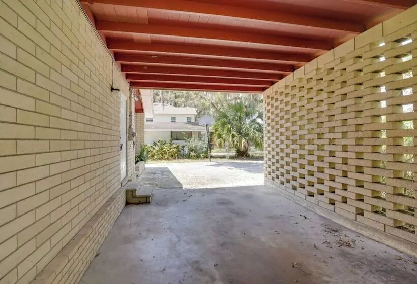 Charming Mid Century House   Just Steps To Lake!