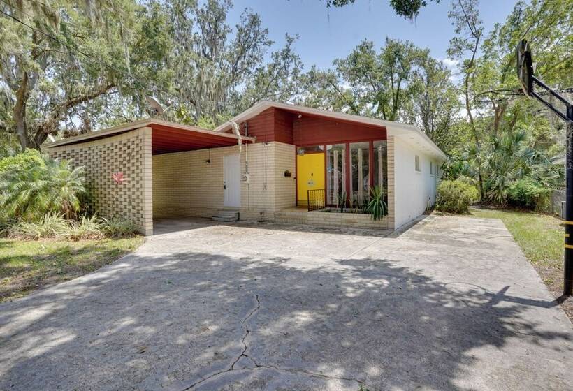 Charming Mid Century House Just Steps To Lake!