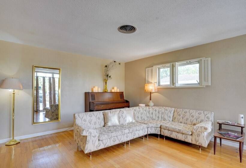 Charming Mid Century House Just Steps To Lake!