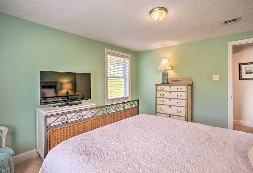 Chesapeake Bay Home: 200 Ft To Boat & Fish!