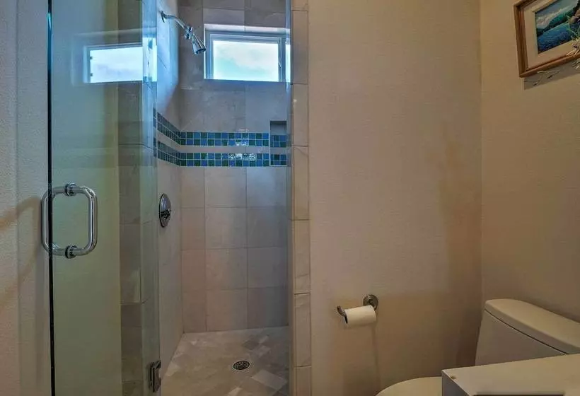 Chic Villa W/ Infinity Pool: 10 Mi To Downtown!