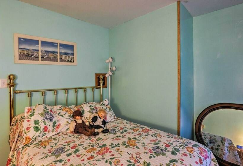 Cozy Cottage On Caroga Lake W/ Waterfront Fire Pit