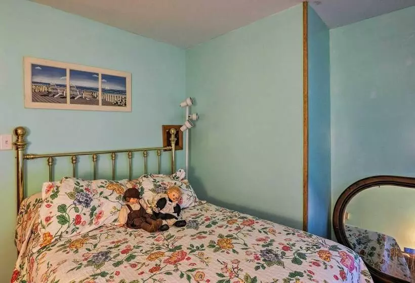 Cozy Cottage On Caroga Lake W/ Waterfront Fire Pit