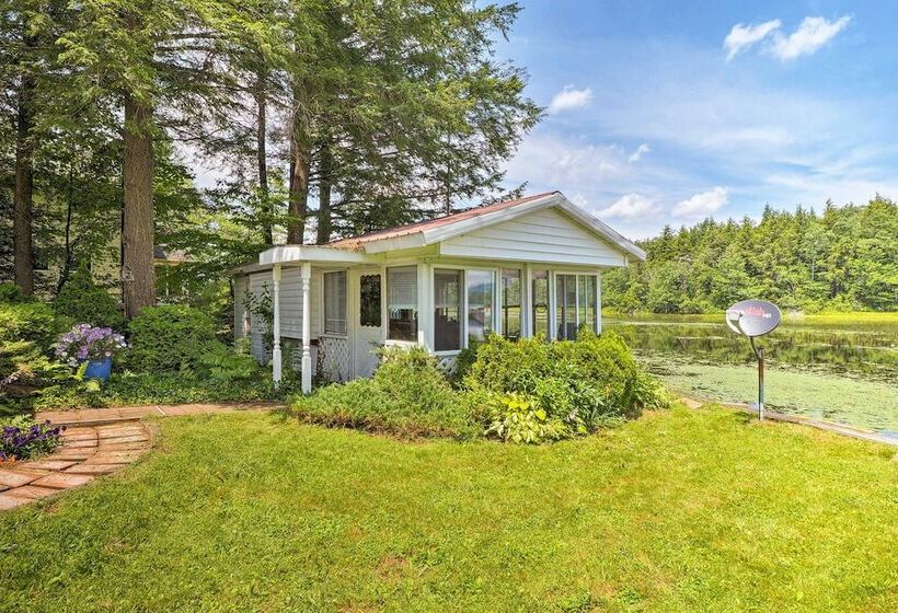 Cozy Cottage On Caroga Lake W/ Waterfront Fire Pit