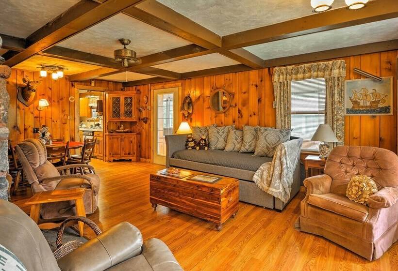 Cozy Cottage On Caroga Lake W/ Waterfront Fire Pit