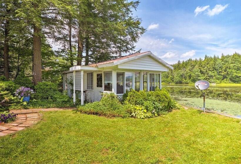 Cozy Cottage On Caroga Lake W/ Waterfront Fire Pit