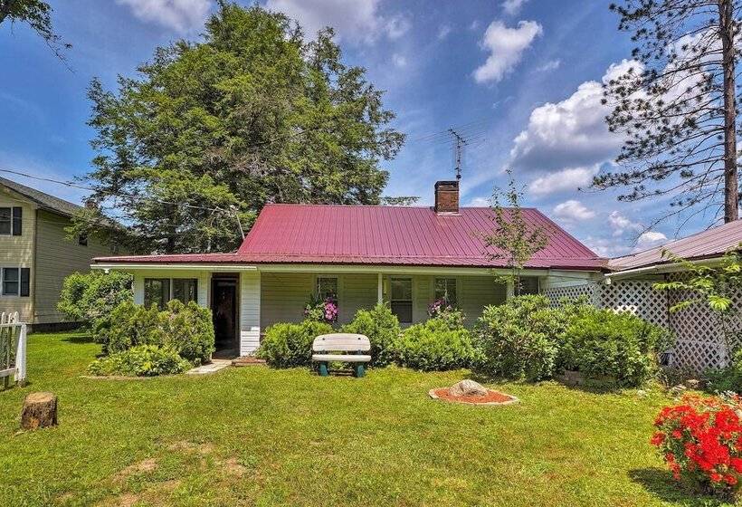 Cozy Cottage On Caroga Lake W/ Waterfront Fire Pit