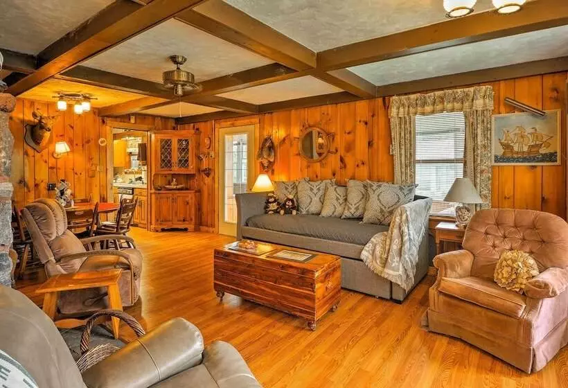 Cozy Cottage On Caroga Lake W/ Waterfront Fire Pit