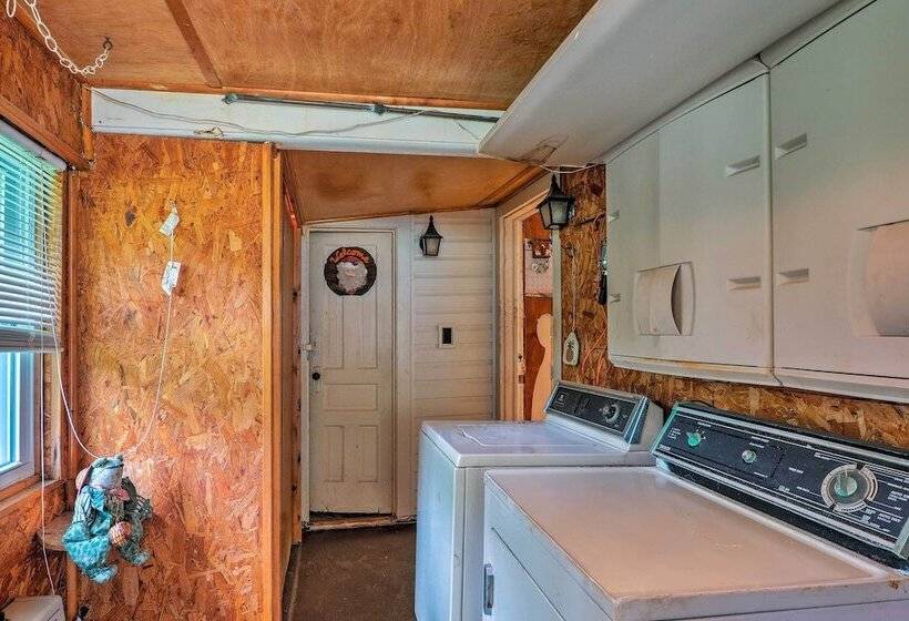 Cozy Cottage On Caroga Lake W/ Waterfront Fire Pit