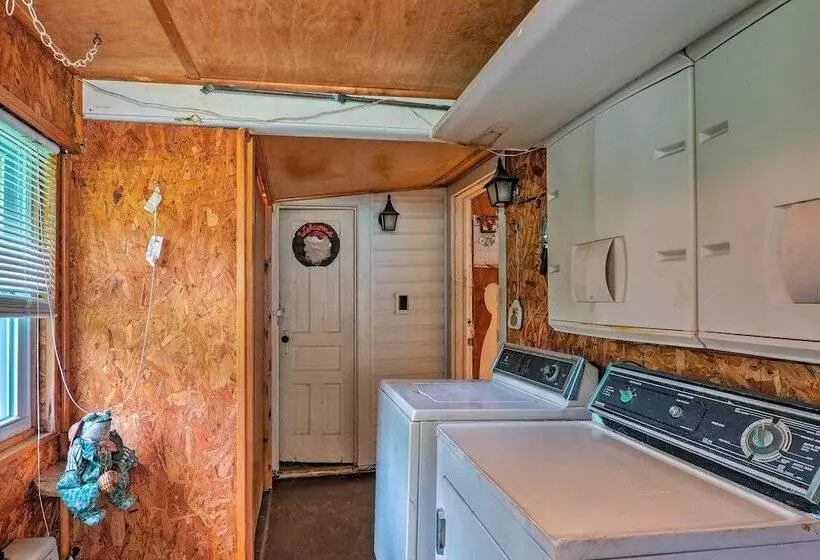 Cozy Cottage On Caroga Lake W/ Waterfront Fire Pit