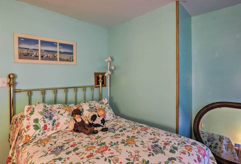 Cozy Cottage On Caroga Lake W/ Waterfront Fire Pit