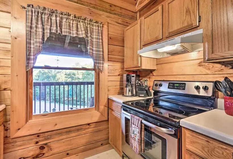 Lake Douglas Cabin W/ Community Boat Launch!