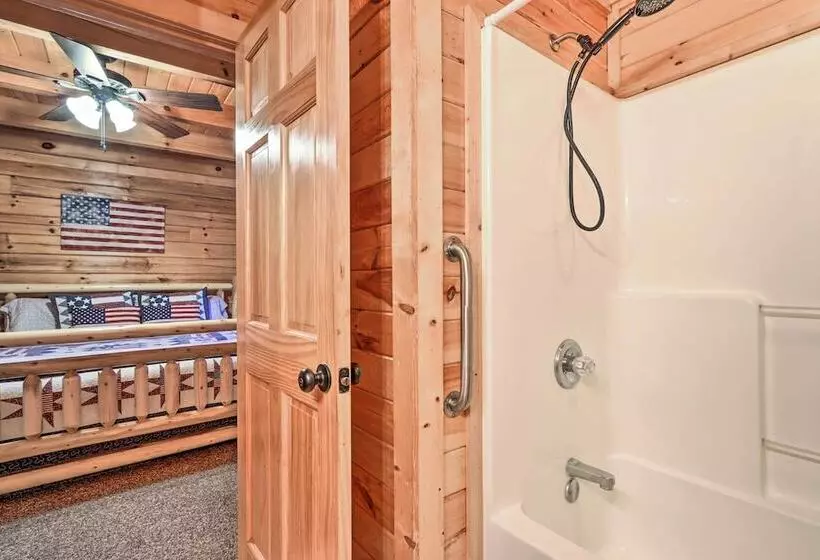 Lake Douglas Cabin W/ Community Boat Launch!