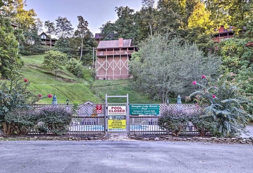Lake Douglas Cabin W/ Community Boat Launch!