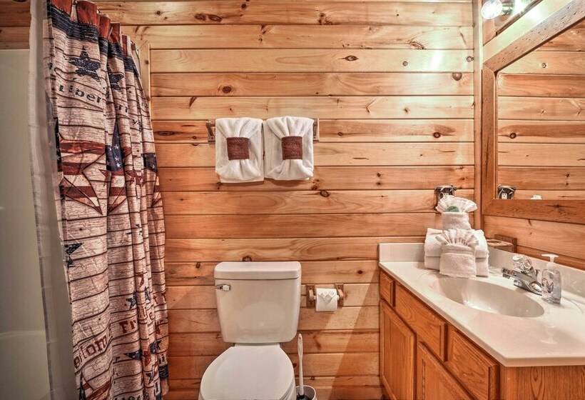 Lake Douglas Cabin W/ Community Boat Launch!