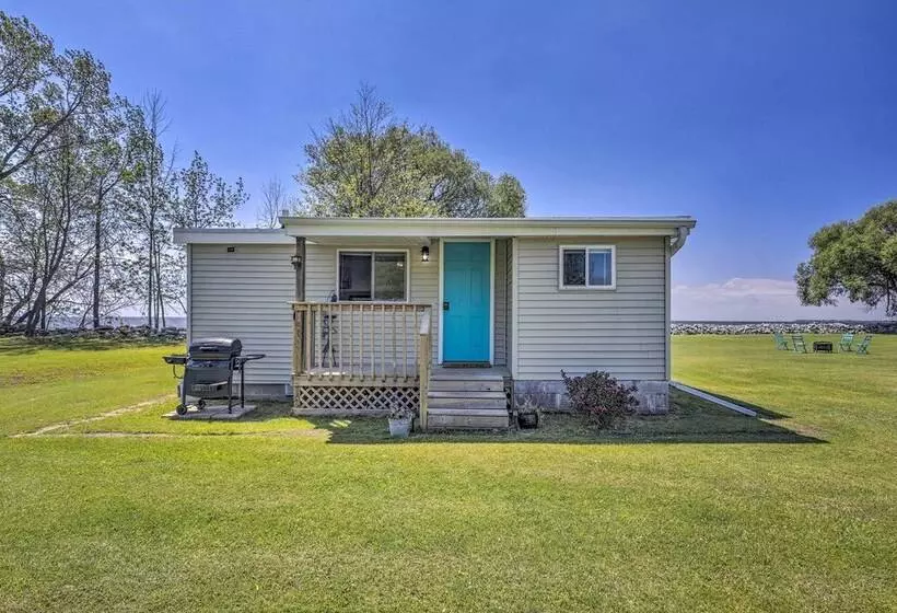 Cozy Waterfront Home On The Bay Of Green Bay!