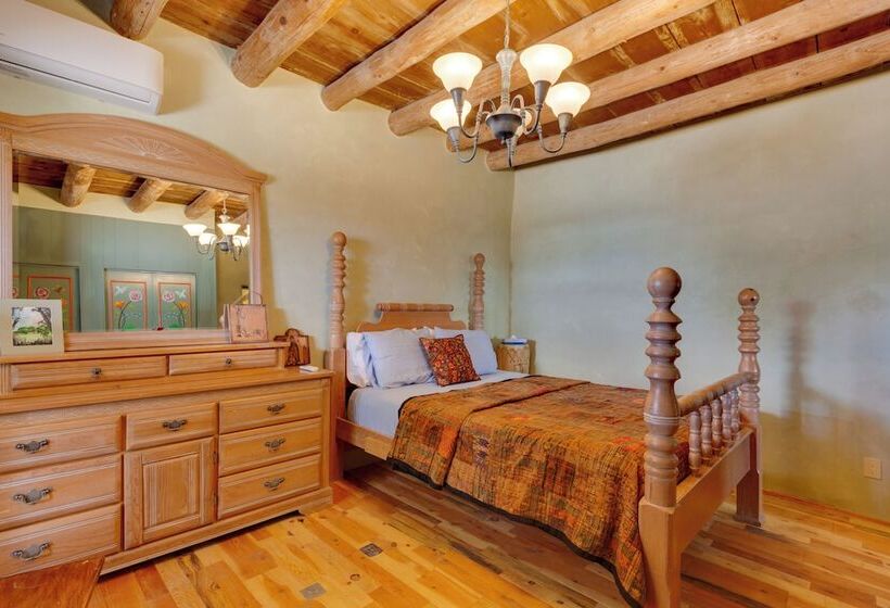 Santa Cruz Home W/ Mountain Views!