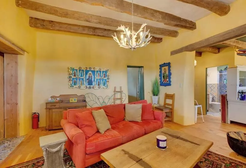 Santa Cruz Home W/ Mountain Views!