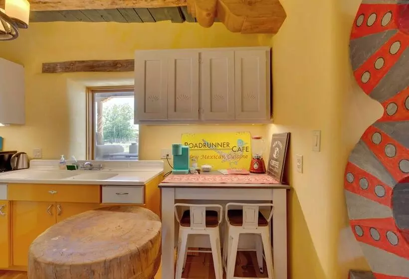 Santa Cruz Home W/ Mountain Views!