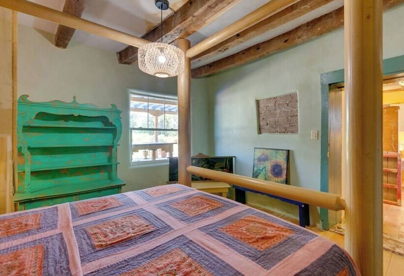 Santa Cruz Home W/ Mountain Views!