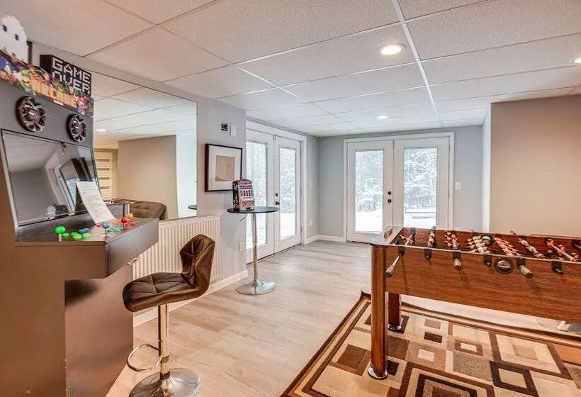 White Mountain Escape W/ Separate In Law Suite!