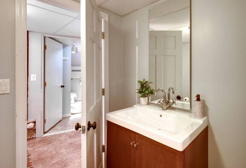 White Mountain Escape W/ Separate In Law Suite!