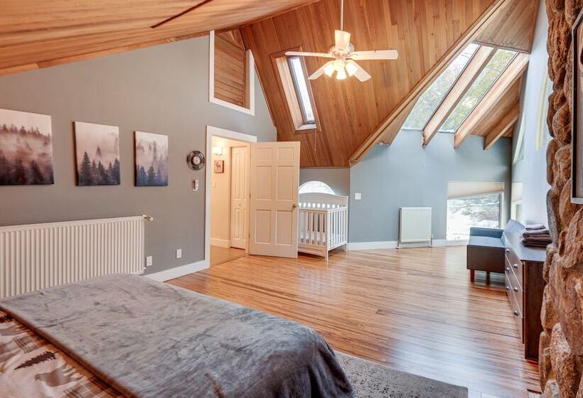 White Mountain Escape W/ Separate In Law Suite!