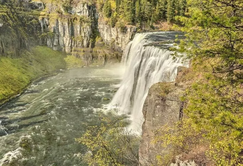 Family Cabin W/ Fire Pit   25 Miles To Yellowstone