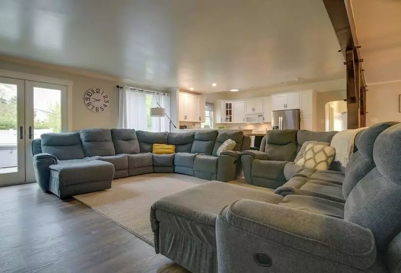 Family Home + Private Hot Tub On Susquehanna River