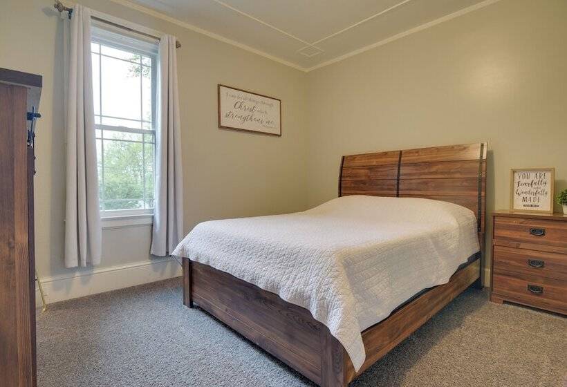 Family Home + Private Hot Tub On Susquehanna River