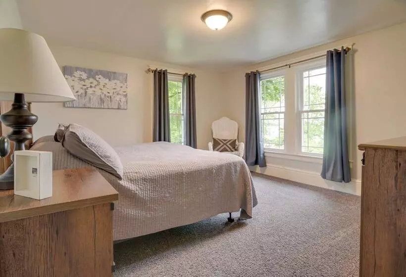 Family Home + Private Hot Tub On Susquehanna River