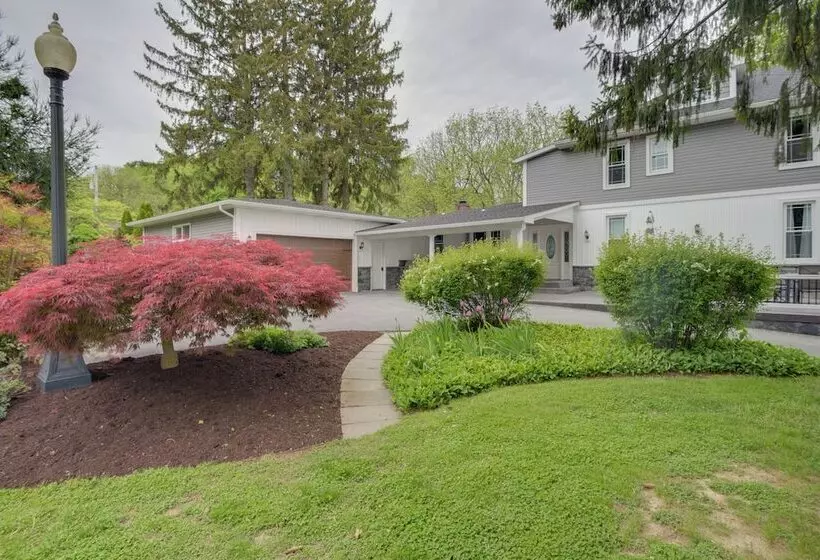 Family Home + Private Hot Tub On Susquehanna River
