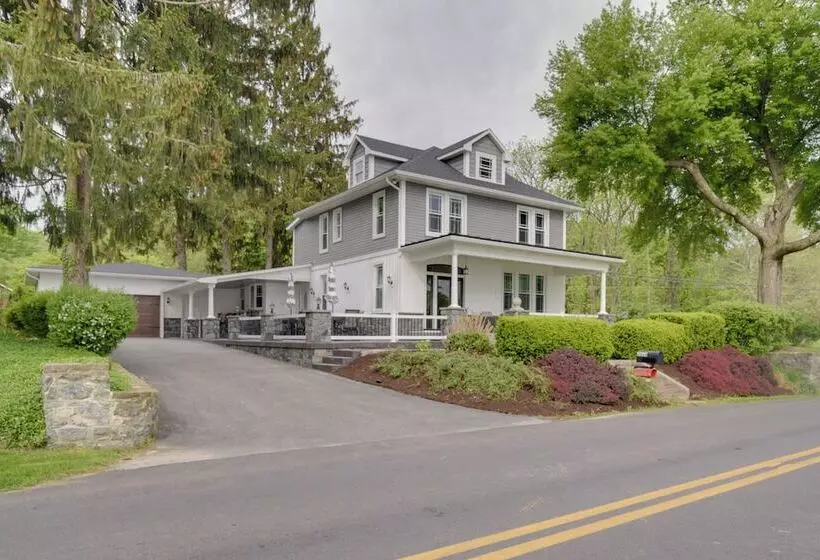 Family Home + Private Hot Tub On Susquehanna River