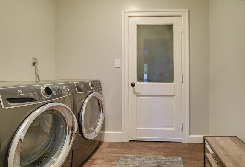 Family Home + Private Hot Tub On Susquehanna River