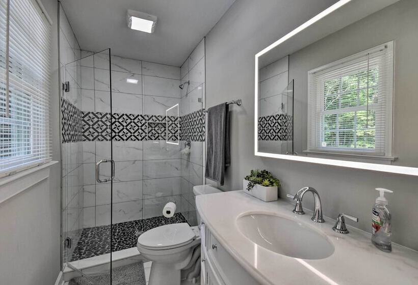 Family Oriented Richmond Home W/ Private Pool