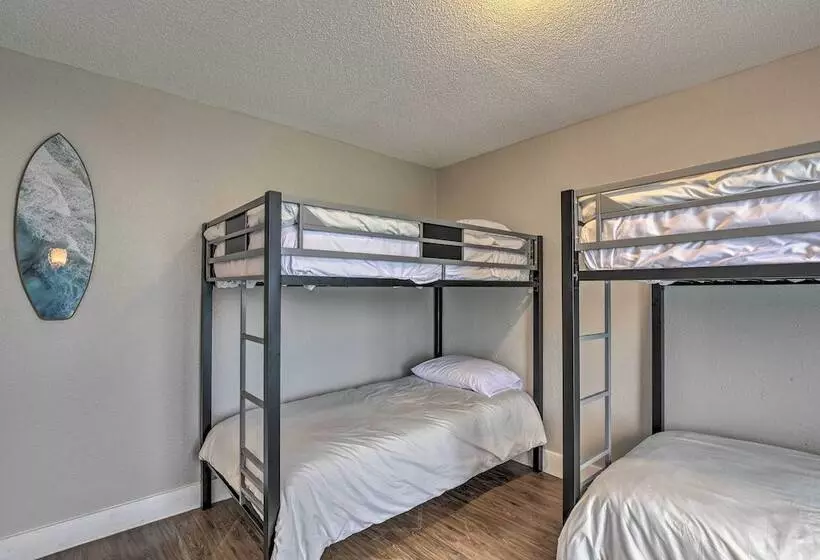 Freeport Home: Gas Grill, Fire Pit & Patio!