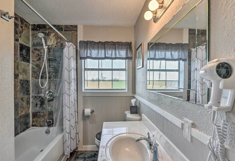 Freeport Home: Gas Grill, Fire Pit & Patio!