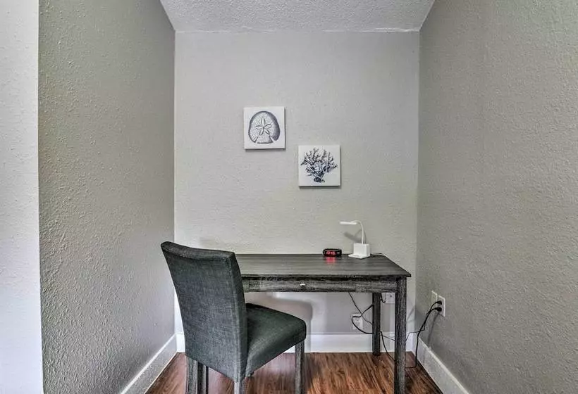 Freeport Home: Gas Grill, Fire Pit & Patio!