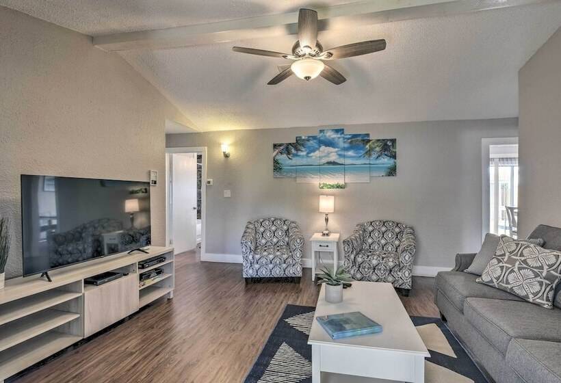 Freeport Home: Gas Grill, Fire Pit & Patio!