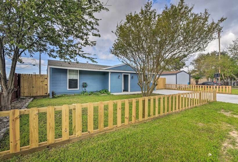 Freeport Home: Gas Grill, Fire Pit & Patio!