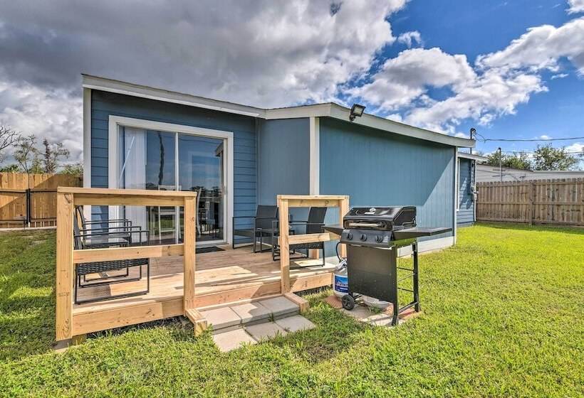 Freeport Home: Gas Grill, Fire Pit & Patio!