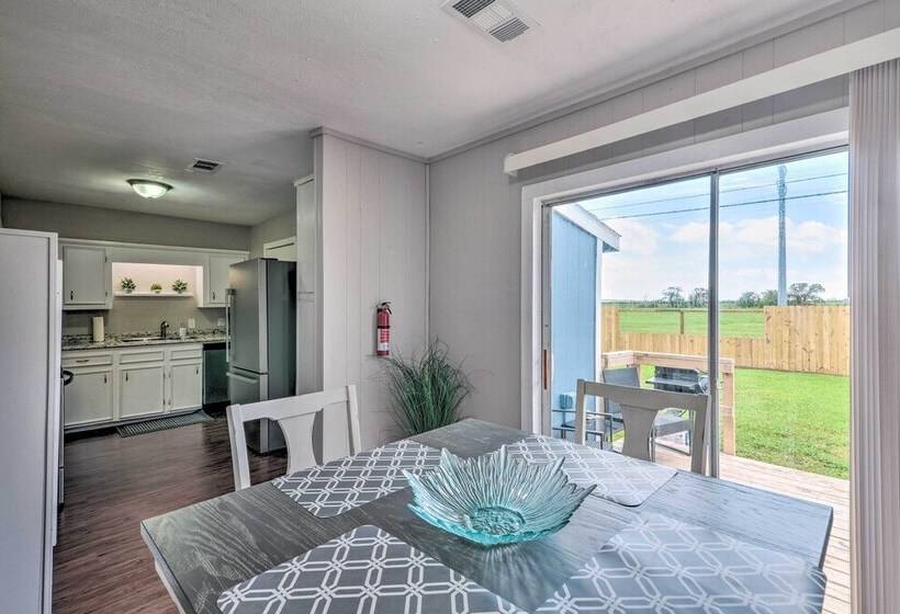 Freeport Home: Gas Grill, Fire Pit & Patio!