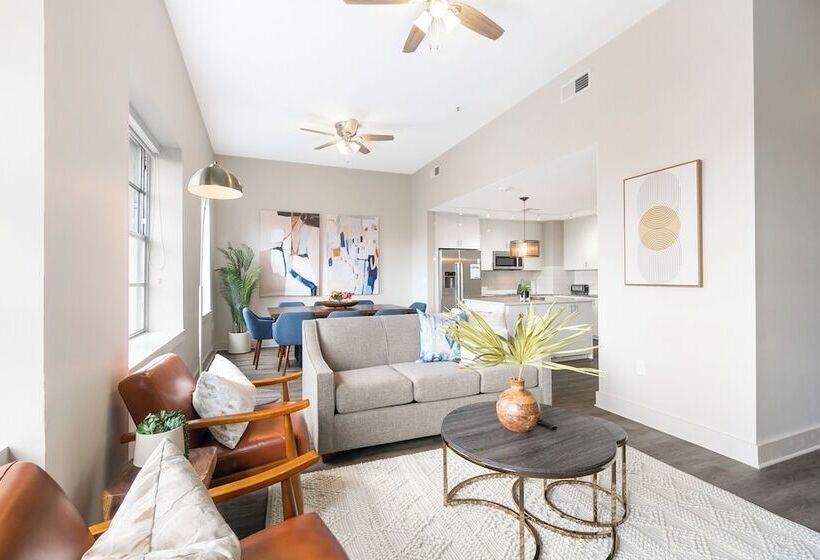 Spacious 4b Oasis Steps From French Quarter