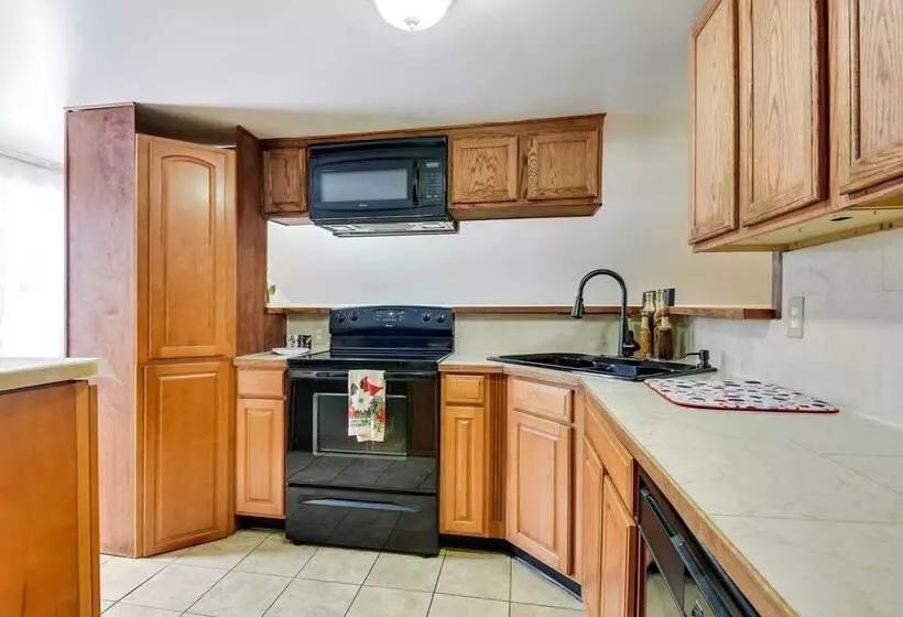 Historic Carriage House < 20 Mi Elk Mtn: Hike, Ski